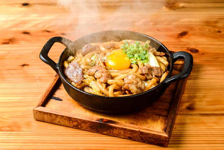 飛騨牛ホルモン味噌焼きうどん